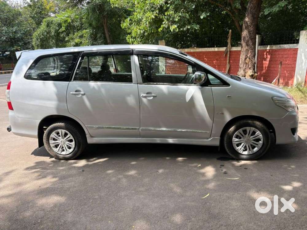 Toyota Innova 2.5 G (diesel) 8 Seater Bs Iv, 2012, Diesel