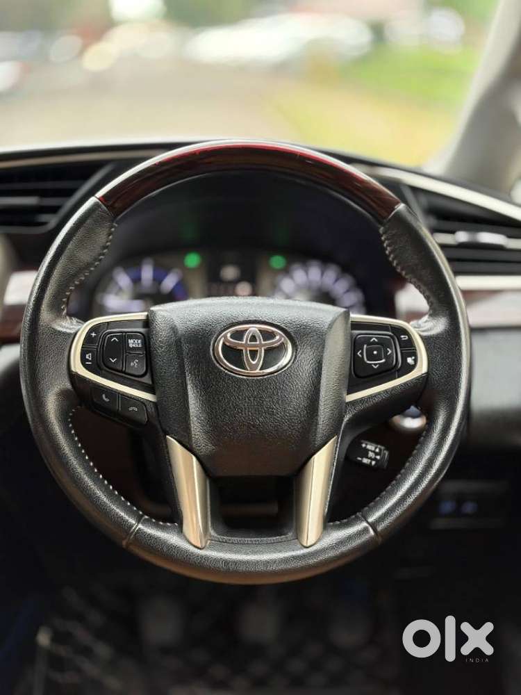 Toyota Innova Crysta 2.4 V 7 Str, 2022, Diesel