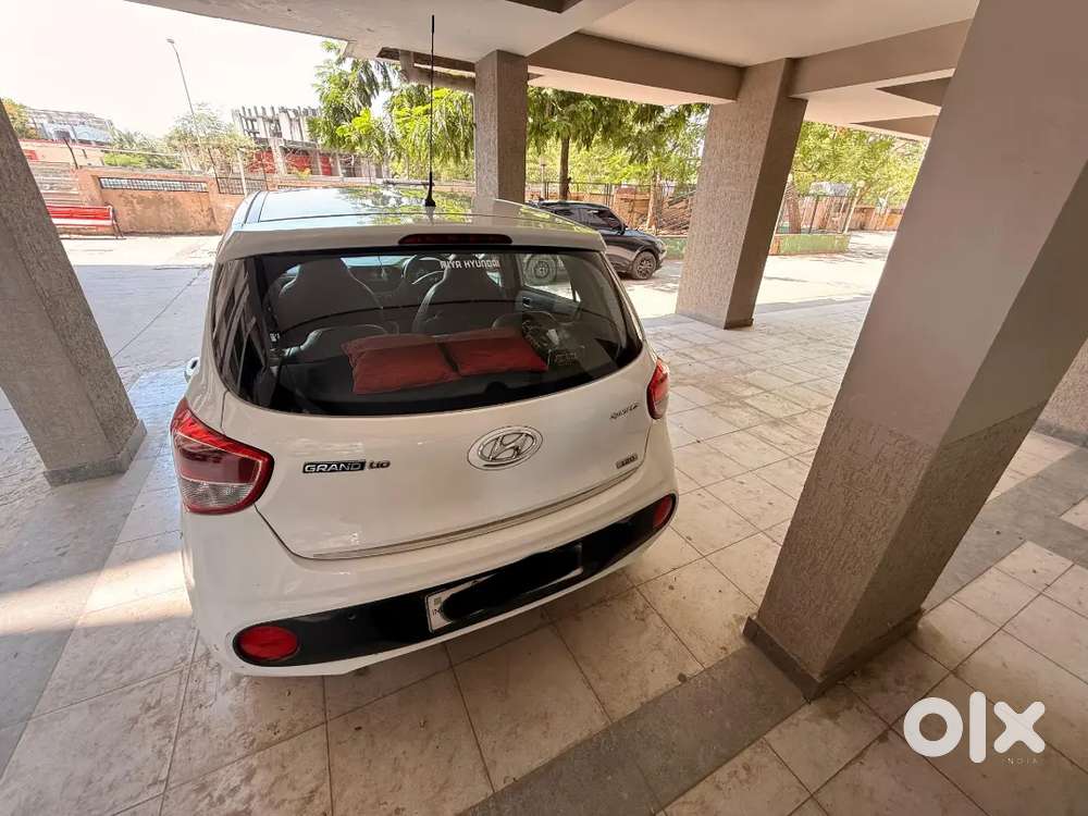 Hyundai Grand I10 Sportz Diesel 2017 Well Maintained
