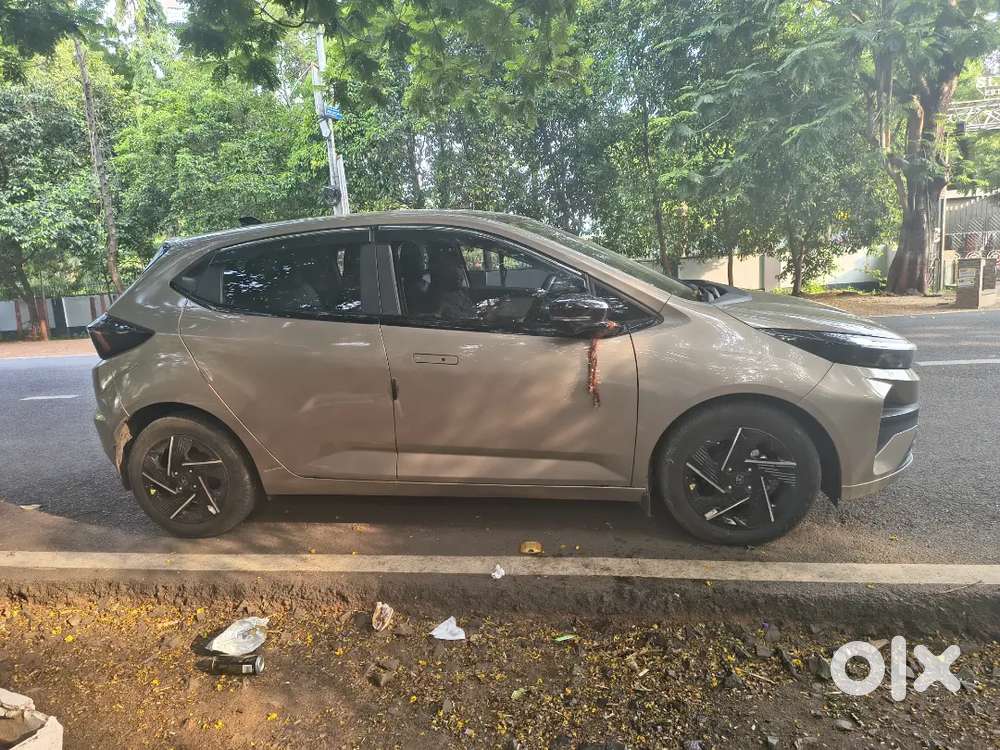 Tata Altroz 2025 Petrol 6800 Km Driven