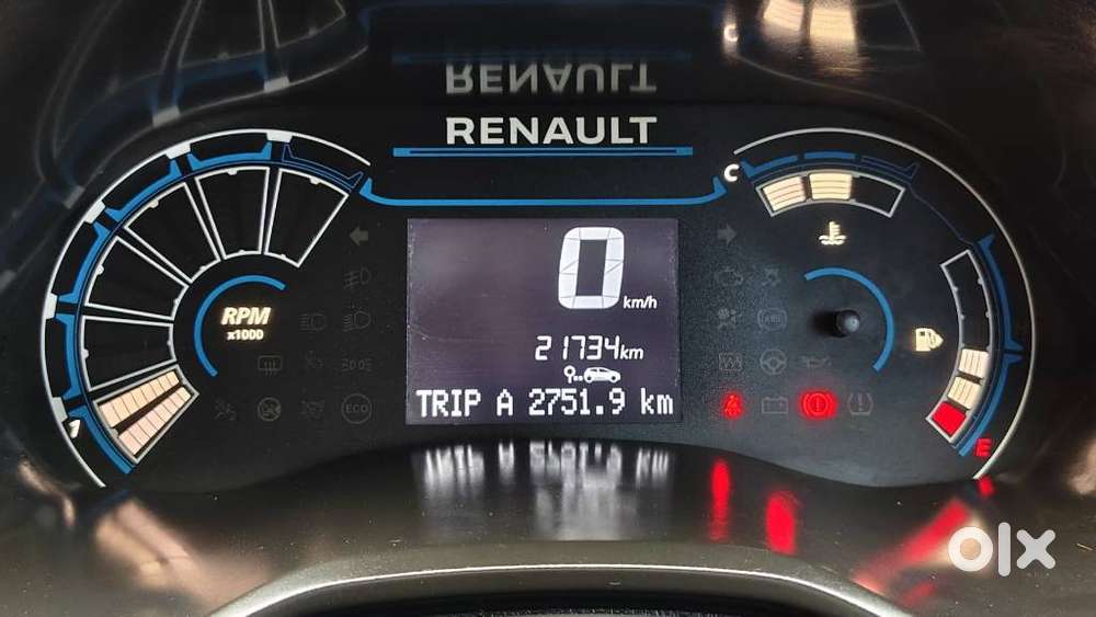 Renault Triber Rxt, 2022, Petrol