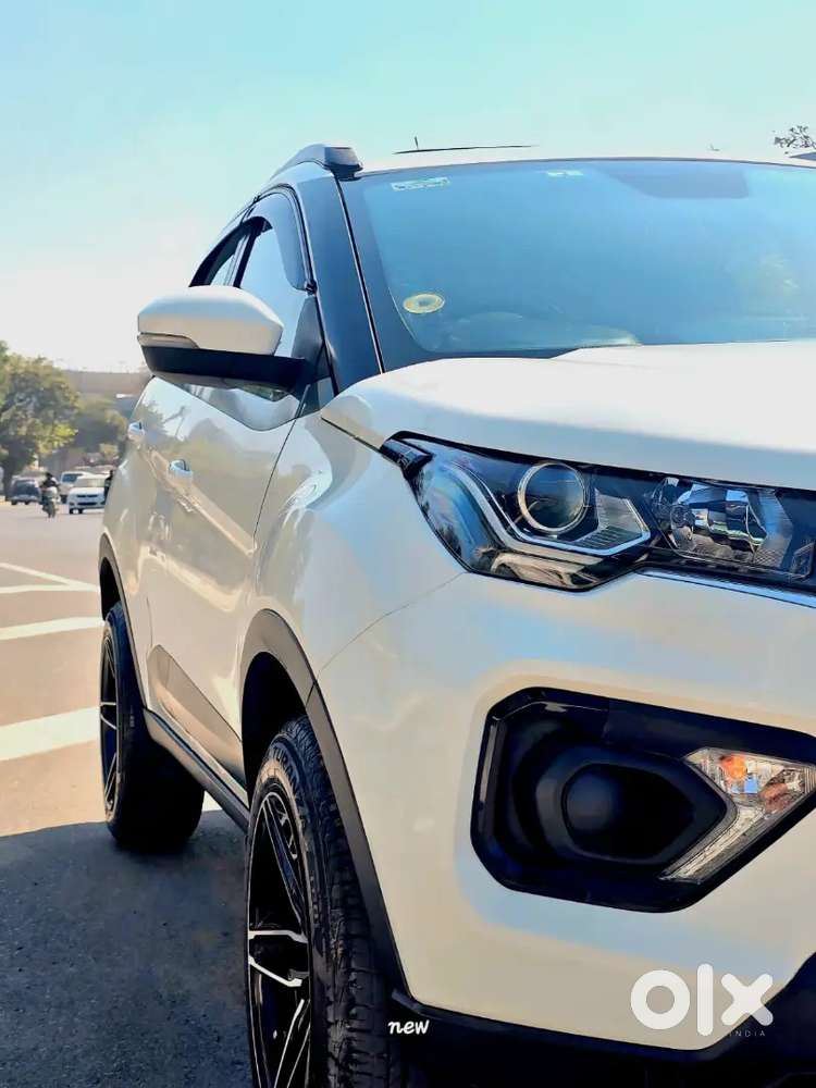 Tata Nexon Diesel Sunroof Automatic