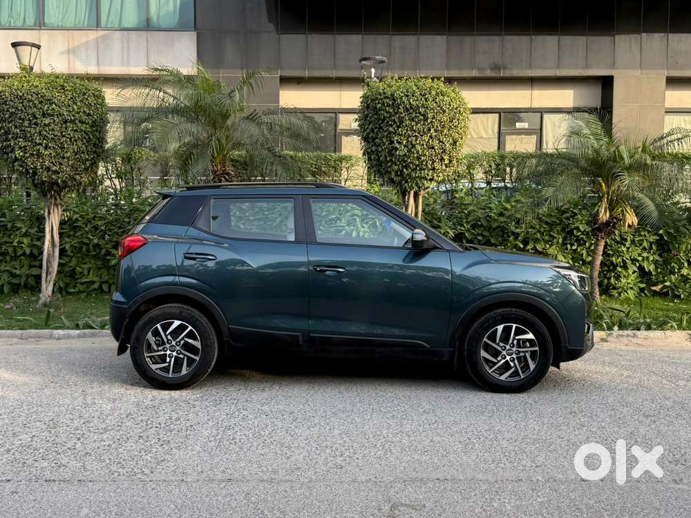Mahindra Xuv300 1.2 W8 (o) Amt Petrol, 2022, Petrol