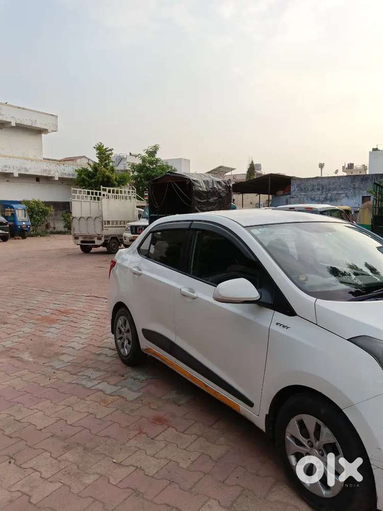 Hyundai Xcent 2015 Model