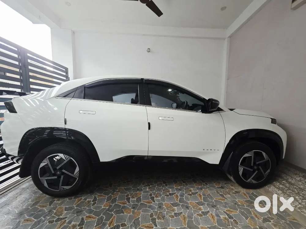 Tata Curvv 2025 11month Old Diesel 22038 Km Driven