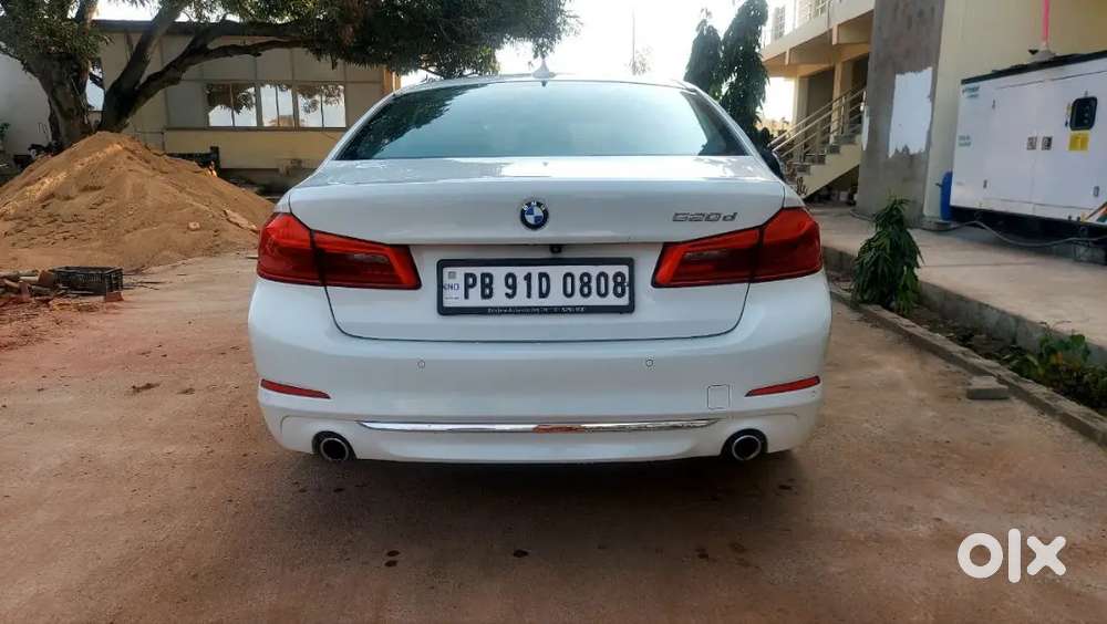 Bmw 5 Series Luxury 2020 With Auto-park Key