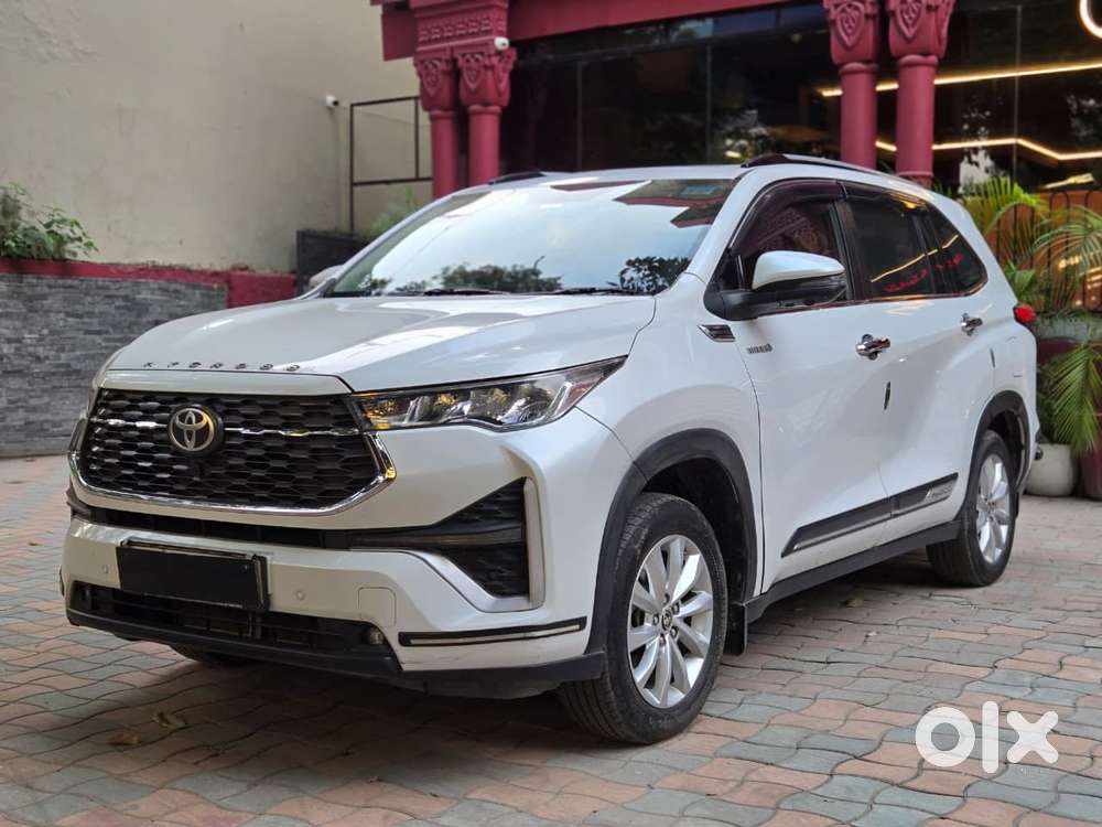 Toyota Innova Hycross 2.0 Vx (o) Hybrid 7 Str, 2024, Petrol