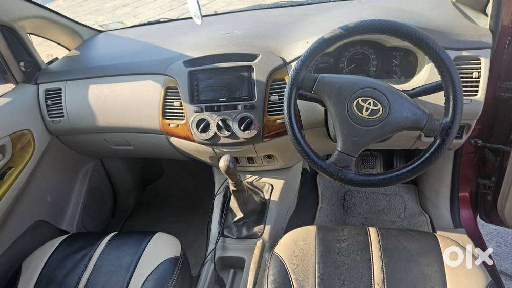 Toyota Innova 2.5 Gx 7 Seater Bs Iv, 2010, Diesel