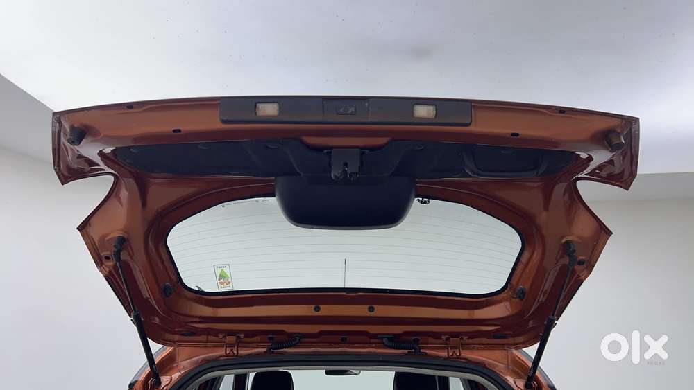 Tata Punch 1.2 Revotron Creative Amt Dual Tone, 2022, Petrol