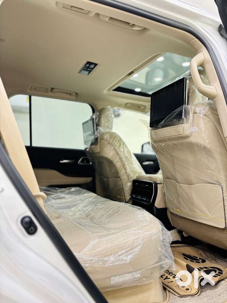 Toyota Land Cruiser Zx Petrol, 2026, Petrol