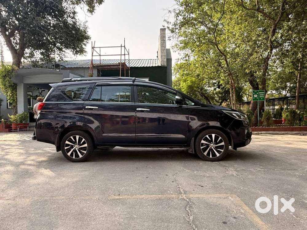 Innova Crysta 2.4 Ltr Diesel Automatic Company Maintained