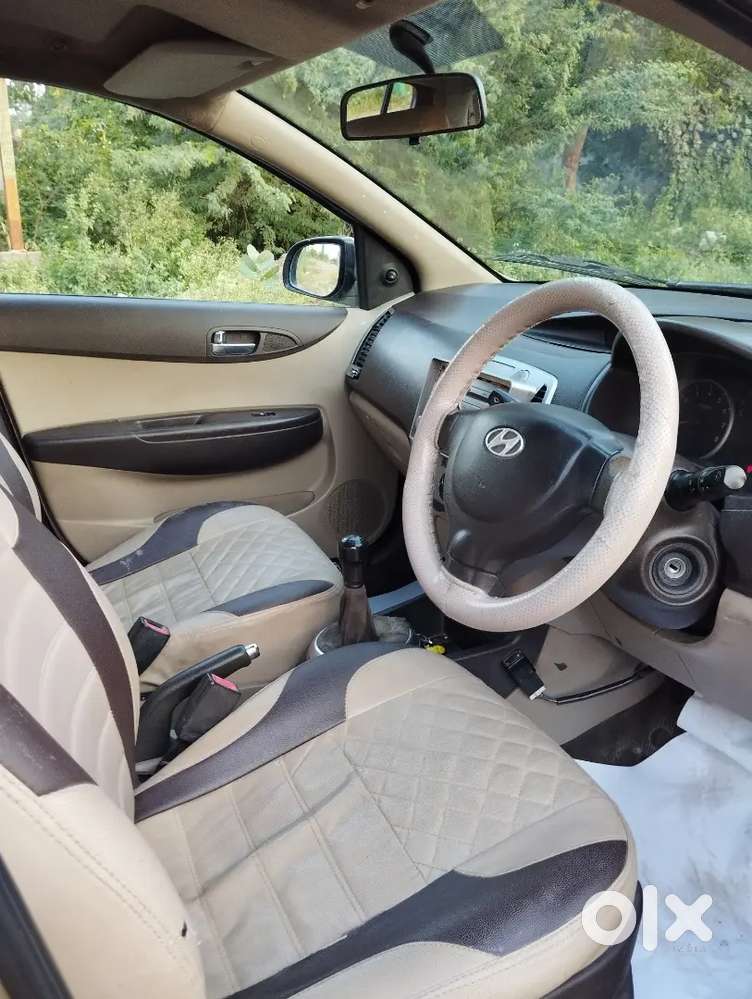 Hyundai I20 2010 Cng & Hybrids 98000 Km Driven