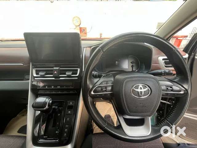 Toyota Innova Hycross 2.0 Vx Hybrid 7 Str, 2023, Petrol
