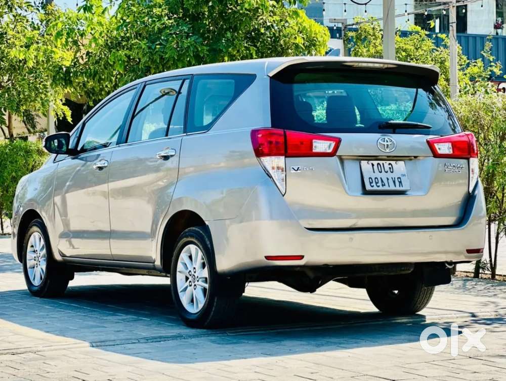 Toyota Innova Crysta 2.4 V 7 Str, 2016, Diesel