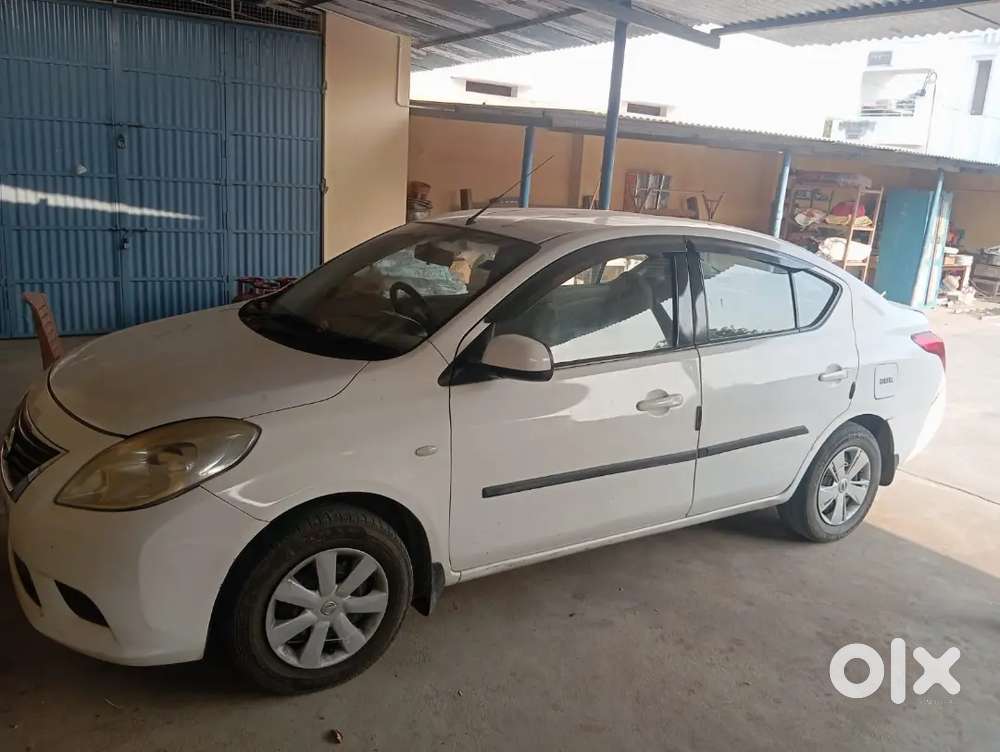 Nissan Sunny 2014