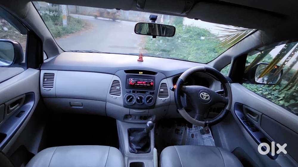 Toyota Innova 2004-2011 2.5 G4 Diesel 8-seater, 2011, Diesel