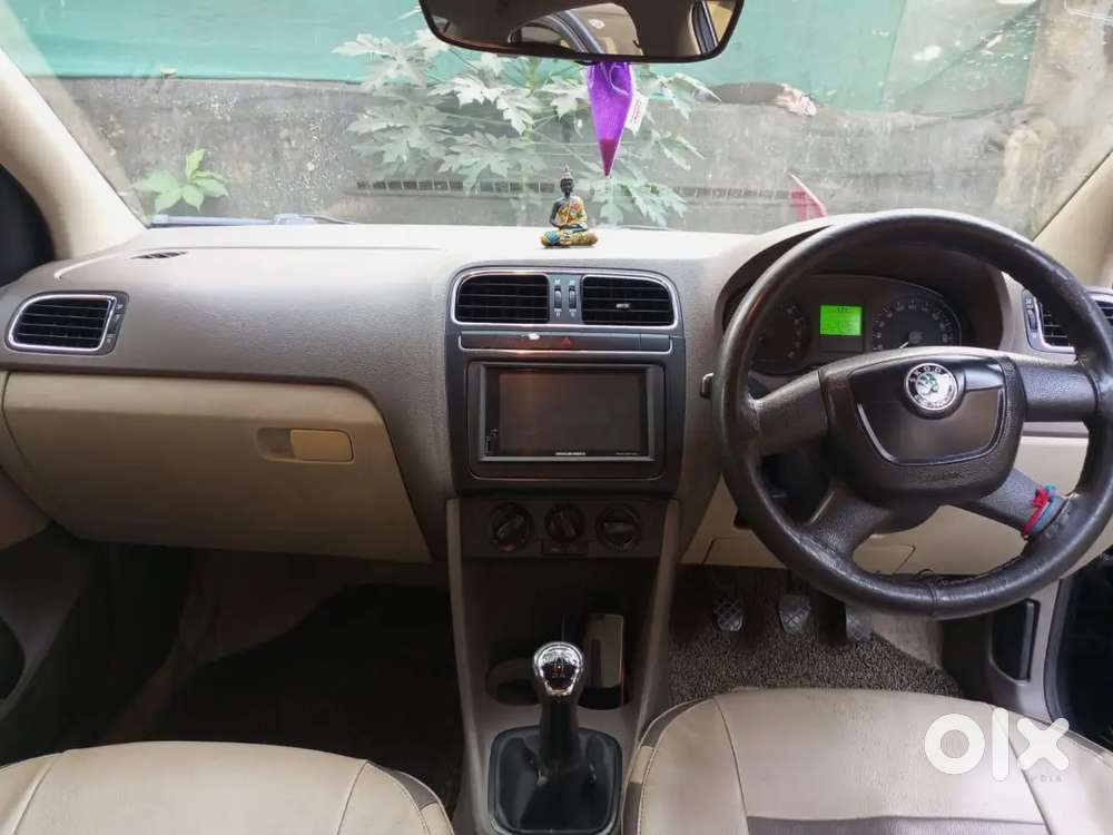 Skoda Rapid Tsi Active 2013