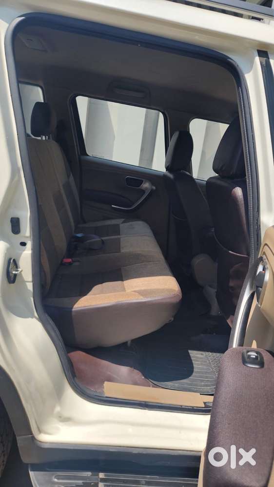 Mahindra Tuv 300 T10, 2020, Diesel