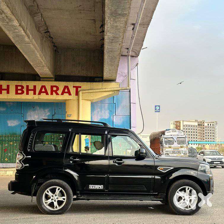 Mahindra Scorpio S10, 2016, Diesel