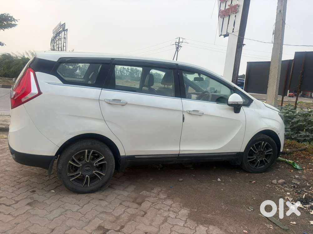Mahindra Marazzo Diesel 2020