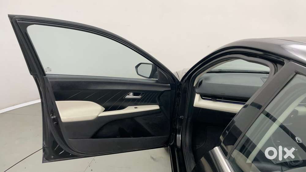 Hyundai Verna 1.5 Sx Petrol Mt, 2023, Petrol