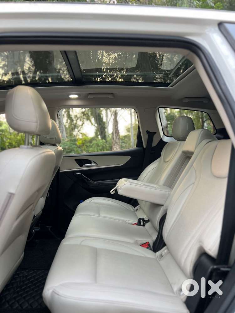 Mahindra Xuv700 2.2 Ax 7 Diesel At Str, 2023, Diesel