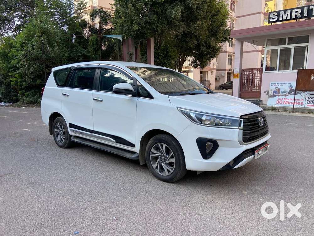 Toyota Innova Crysta 2.4 G Mt, 2022, Diesel