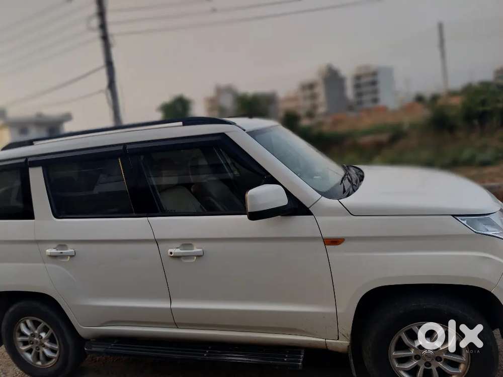 Mahindra Tuv 300 2016 Diesel Well Maintained,