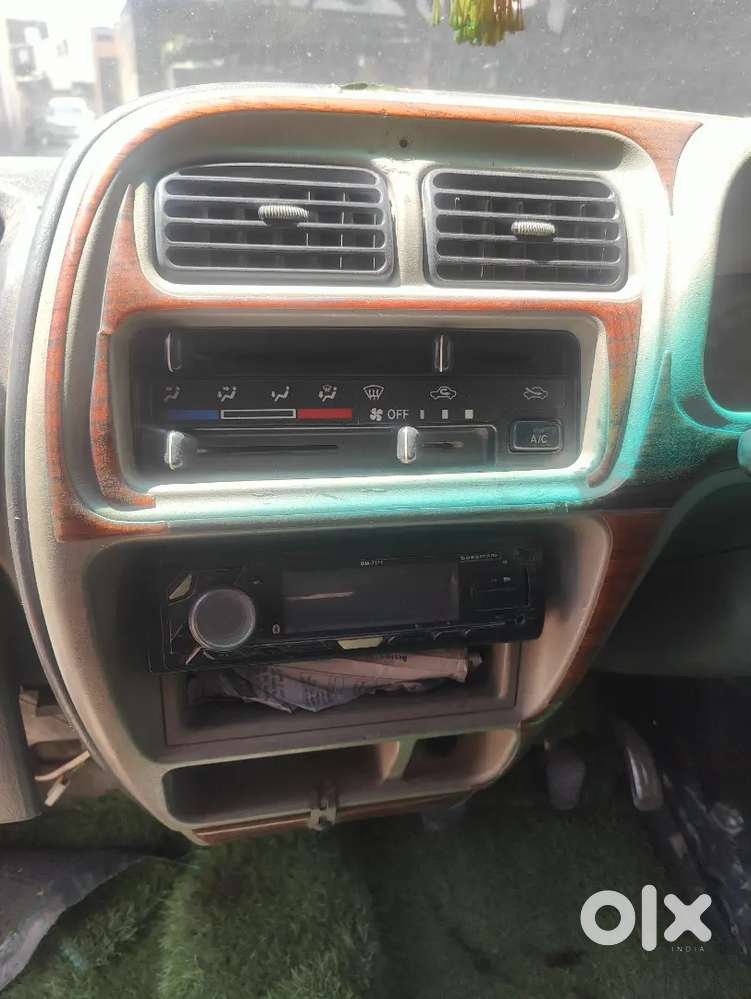 Ecco गाड़ी है 2010 मॉडल,, गाड़ी चालू कंडीशन में है,, एलपीजी चालू है,