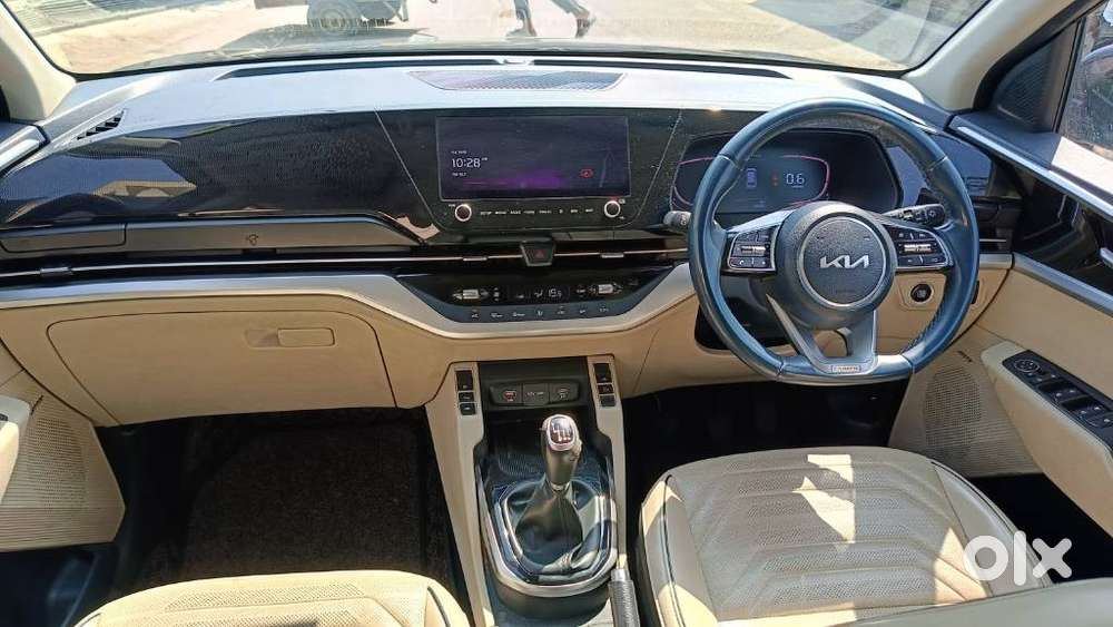 Kia Carens 1.4 Luxury Plus 6 Str, 2022, Petrol