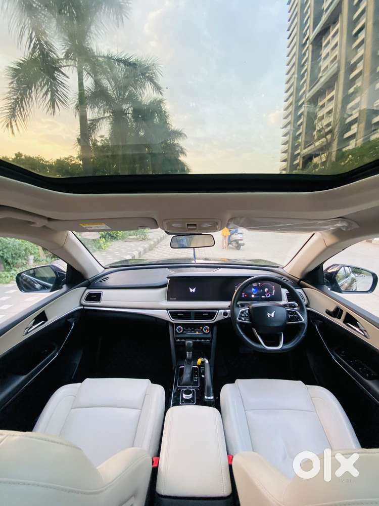 Mahindra Xuv700 2.2 Ax 7 Diesel At Str Awd, 2022, Diesel