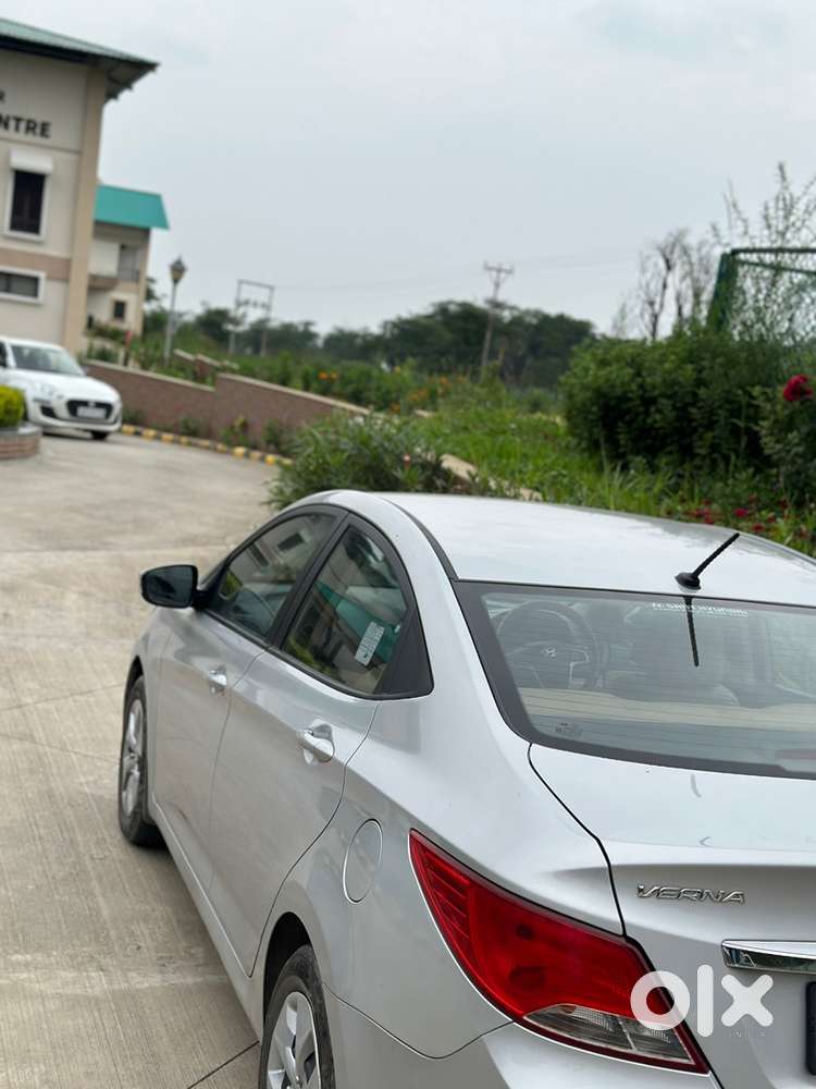 Hyundai Fluidic Verna 2016