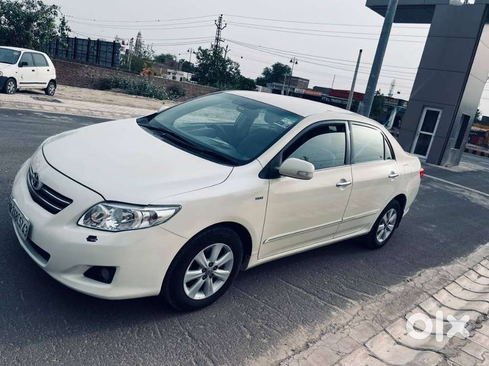 Toyota Corolla Altis [ ] 1.8 Vl At, 2011, Petrol