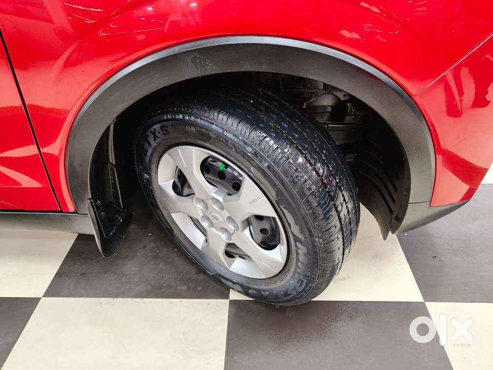 Mahindra Xuv300 1.2 W6 Amt Petrol, 2022, Petrol