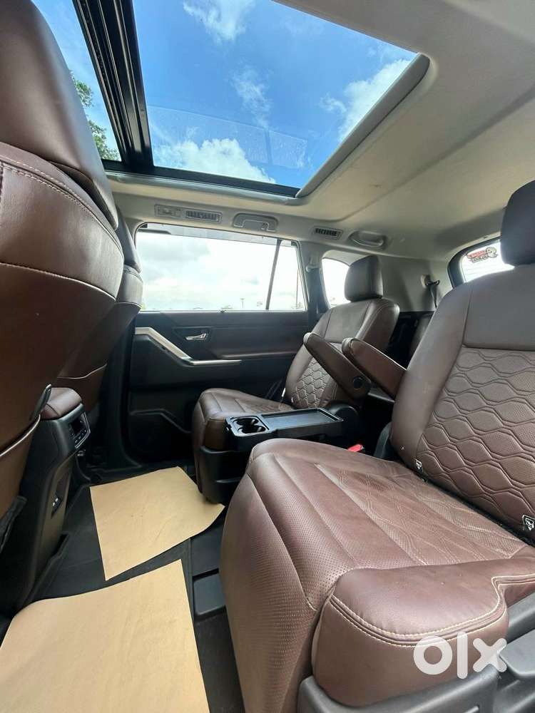 Toyota Innova Hycross 2.0 Zx Hybrid 7 Str, 2024, Petrol