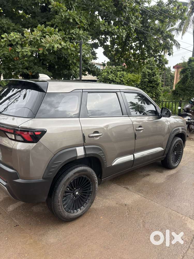 Maruti Suzuki Brezza 1.5 Lxi Smart Hybrid, 2024, Petrol