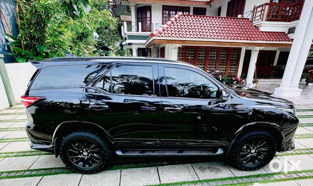Toyota Fortuner 2025 Diesel Well Maintained