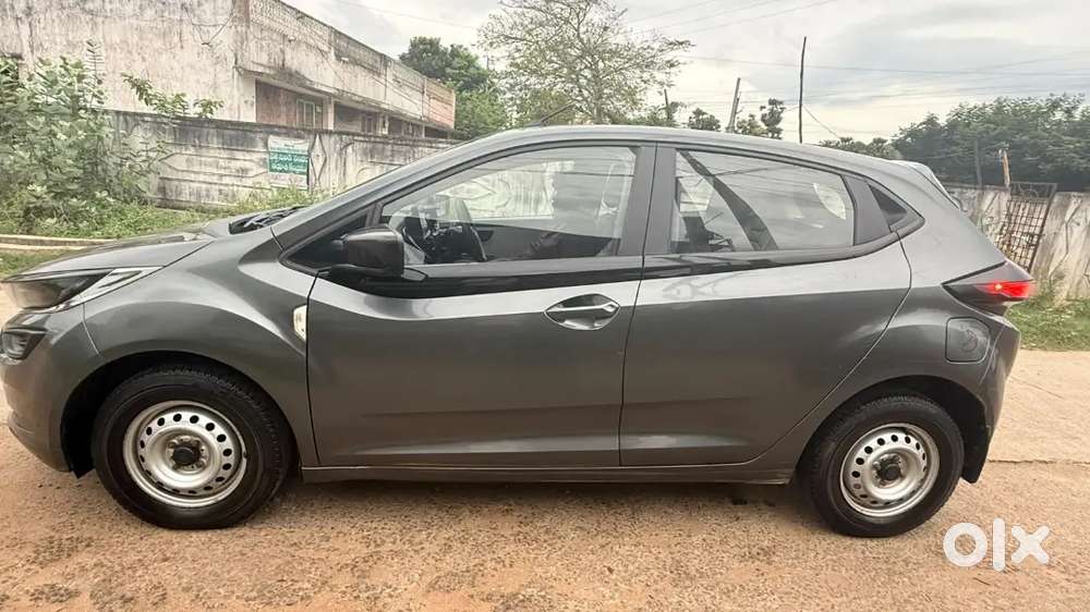 2021 Tata Altroz Petrol Plus