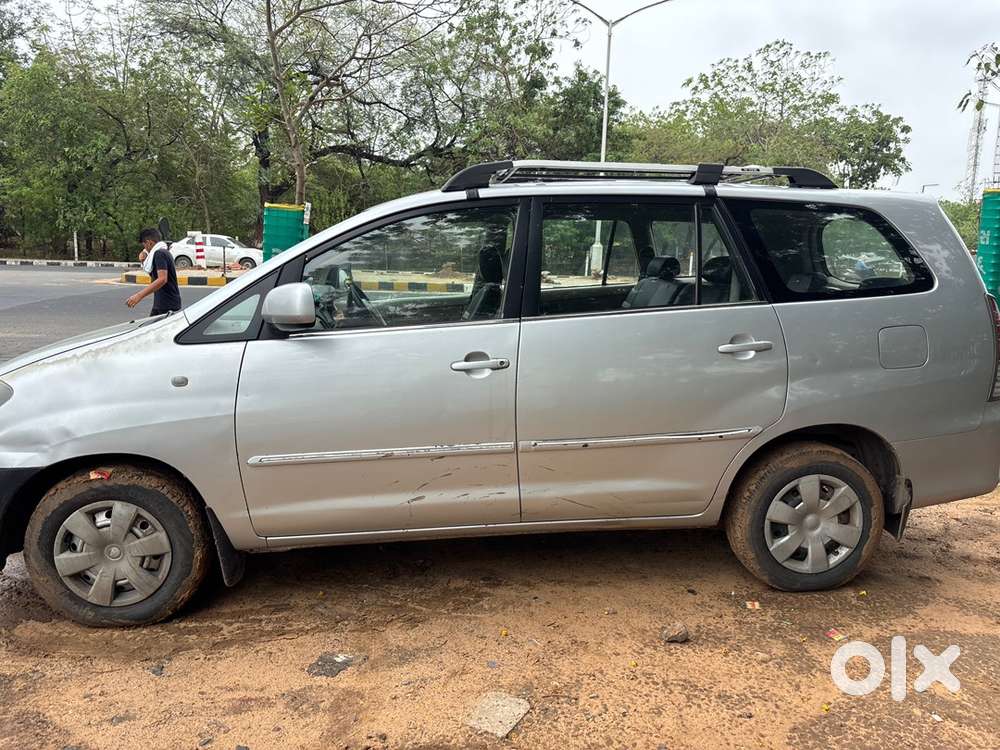 Toyota Innova 2010