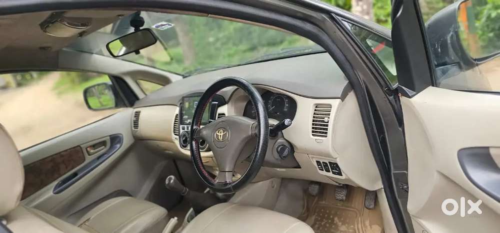 Toyota Innova 2011 Diesel Well Maintained