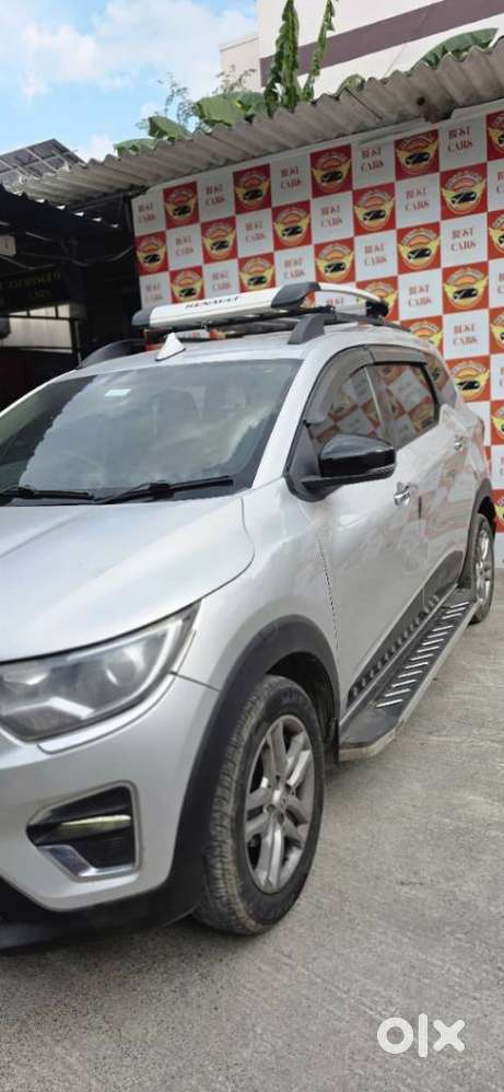 Renault Triber Rxz, 2022, Petrol