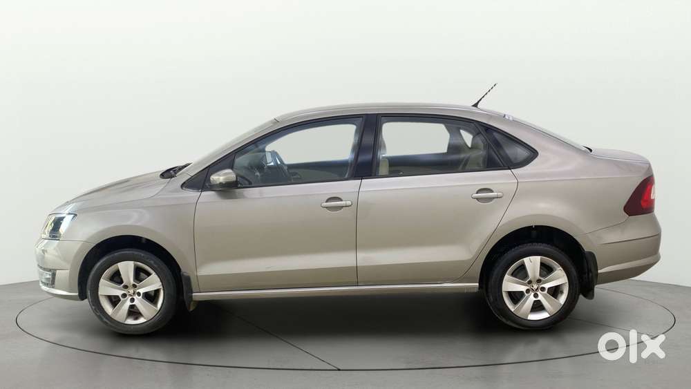 Skoda Rapid 1.6 Mpi At Style, 2016, Petrol