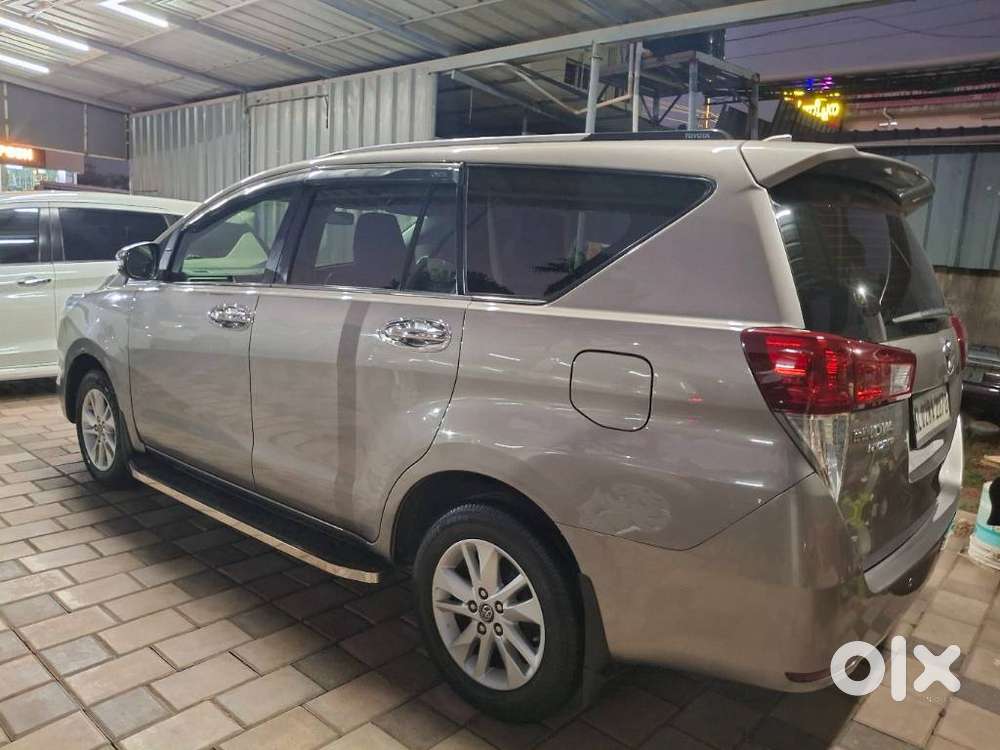 Toyota Innova Crysta 2.8 Z, 2017