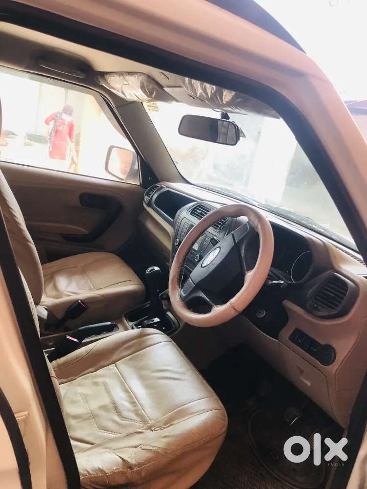 Mahindra Tuv 300 2016