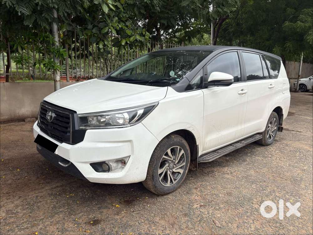 Toyota Innova Crysta 2.4 G Mt 8s, 2024, Diesel