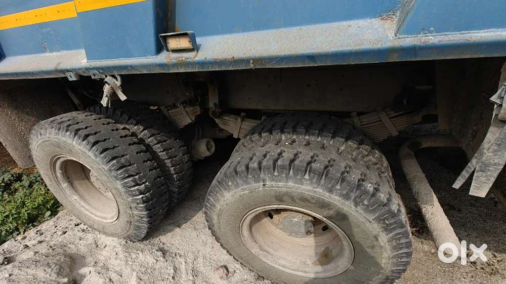 Tata truck lpk 2518