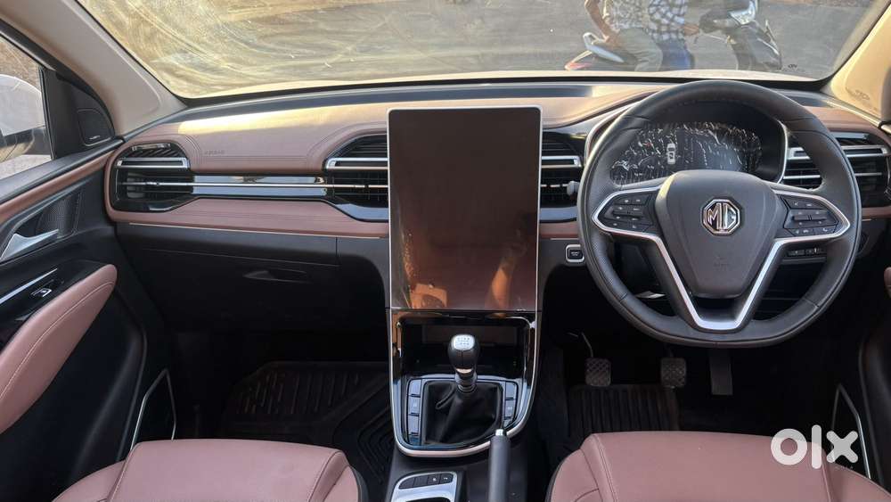 Mg Hector Plus Sharp Pro Blackstorm 2.0 Turbo Diesel 7 Str, 2026, Di..