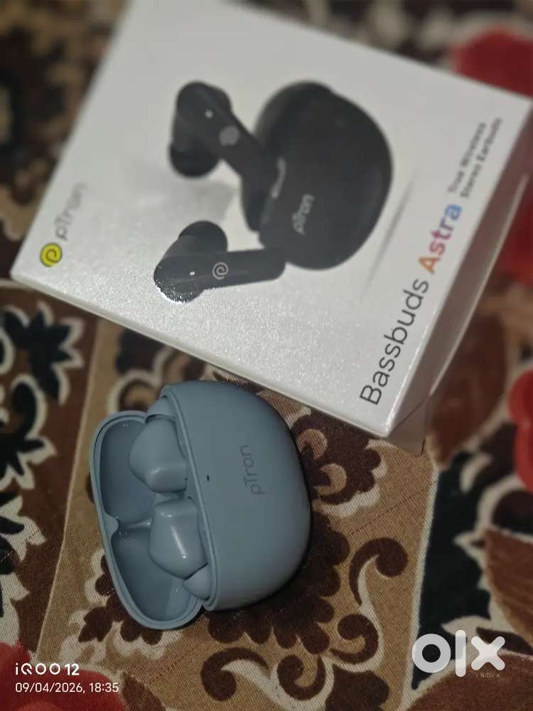 Bluetooth earbuds