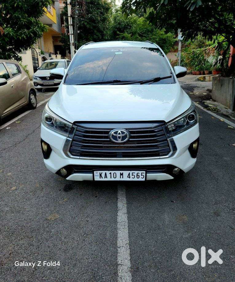 Toyota Innova Crysta 2.4 V 8 Str, 2017, Diesel