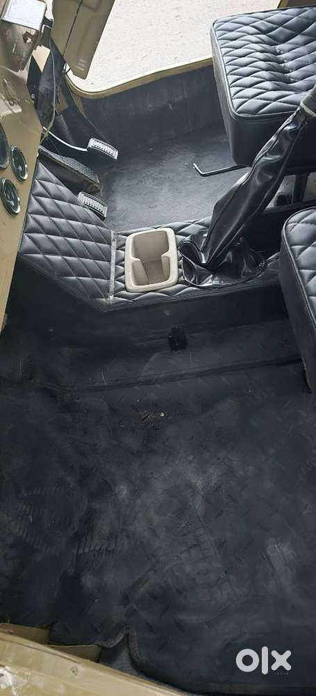 Mahindra Willys Low Bonet, 2003